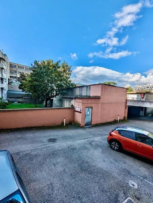 Apartment Studio Centre Avec Parking Gratuit - Calme & Tout Equipe Grenoble France